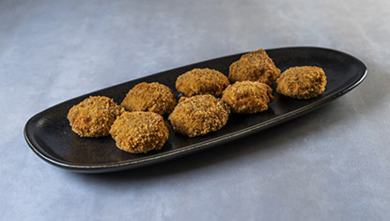 Amumaren erara egindako hegalabur ketu eta sagarrezko kroketa krematsua erdia